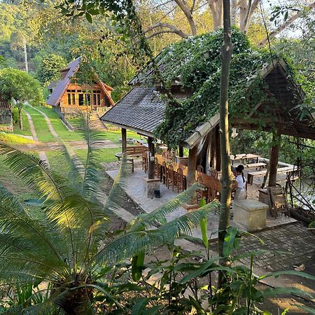Ban Kaew Mo Ra Glamping & Restaurant Hotel Pang Mapha Exterior foto