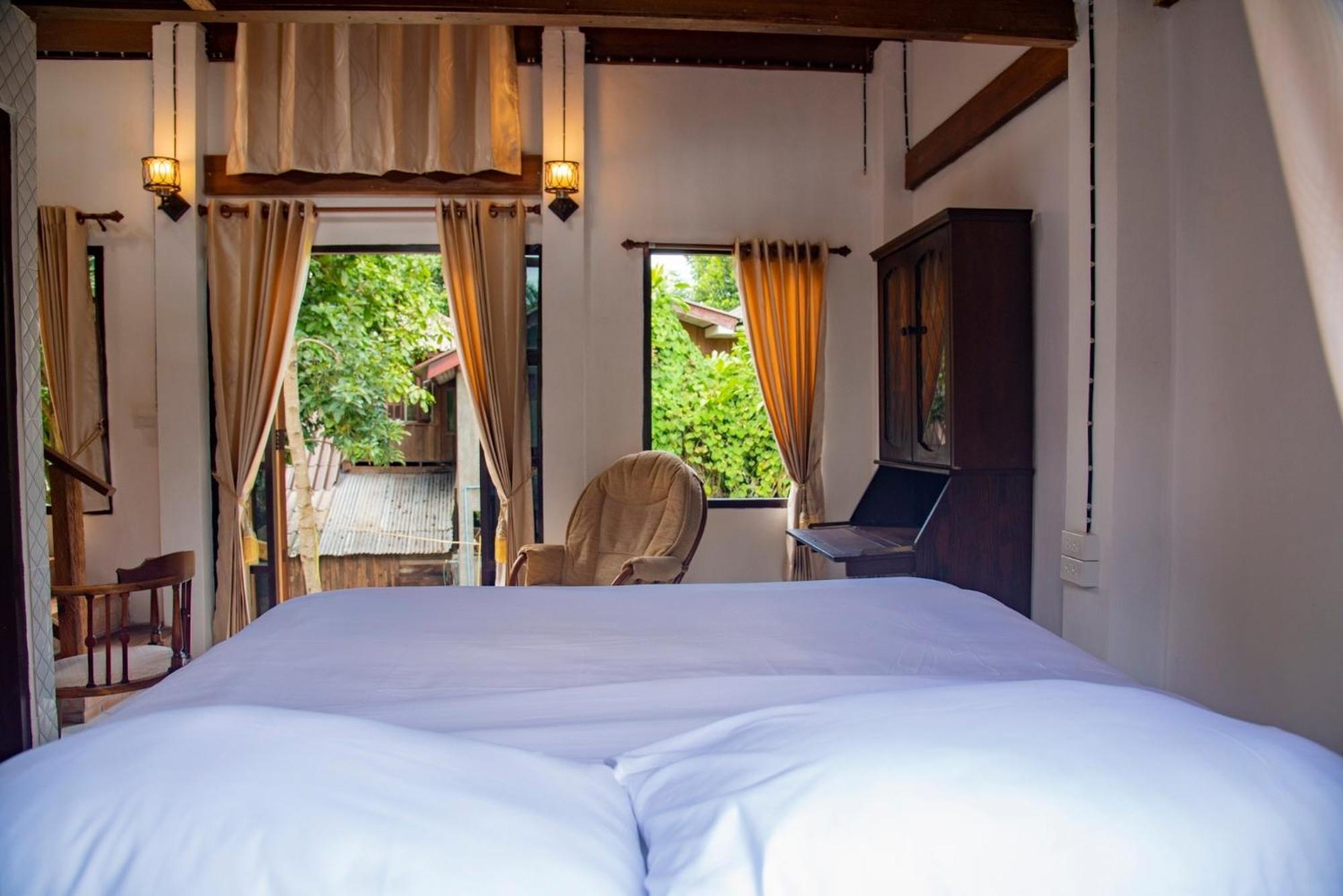 Ban Kaew Mo Ra Glamping & Restaurant Hotel Pang Mapha Exterior foto