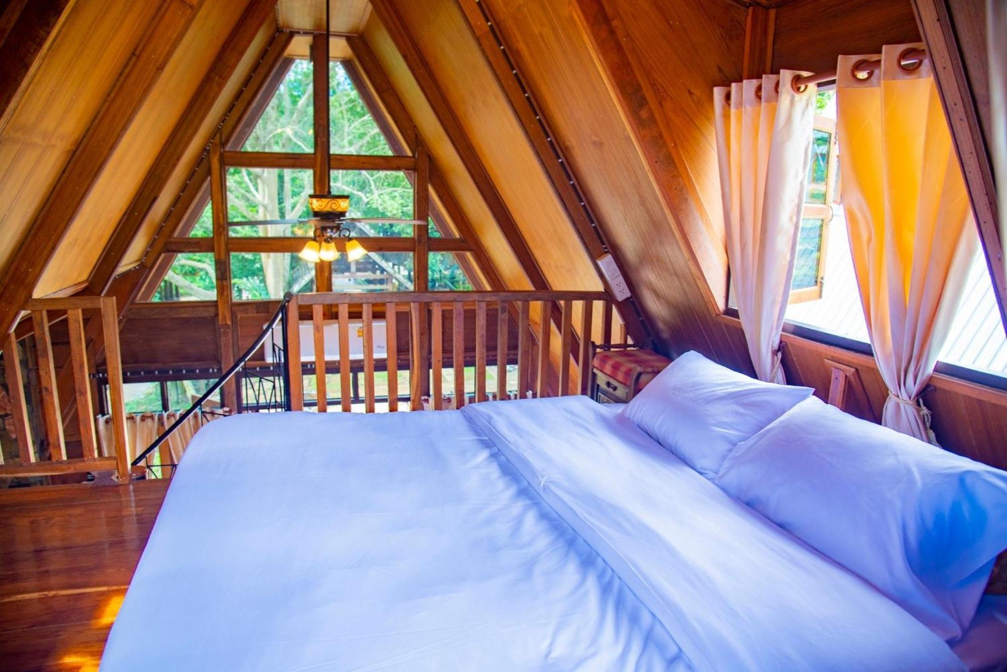 Ban Kaew Mo Ra Glamping & Restaurant Hotel Pang Mapha Exterior foto