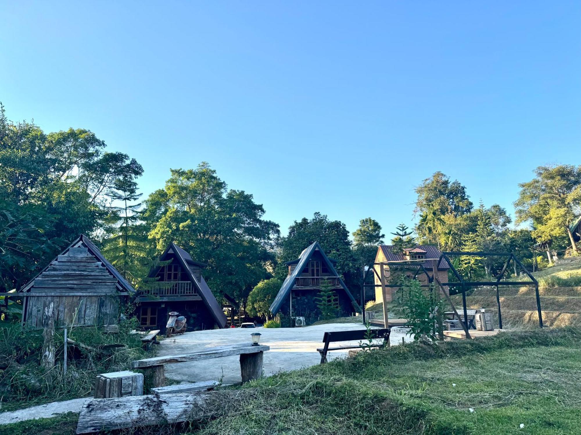 Ban Kaew Mo Ra Glamping & Restaurant Hotel Pang Mapha Exterior foto