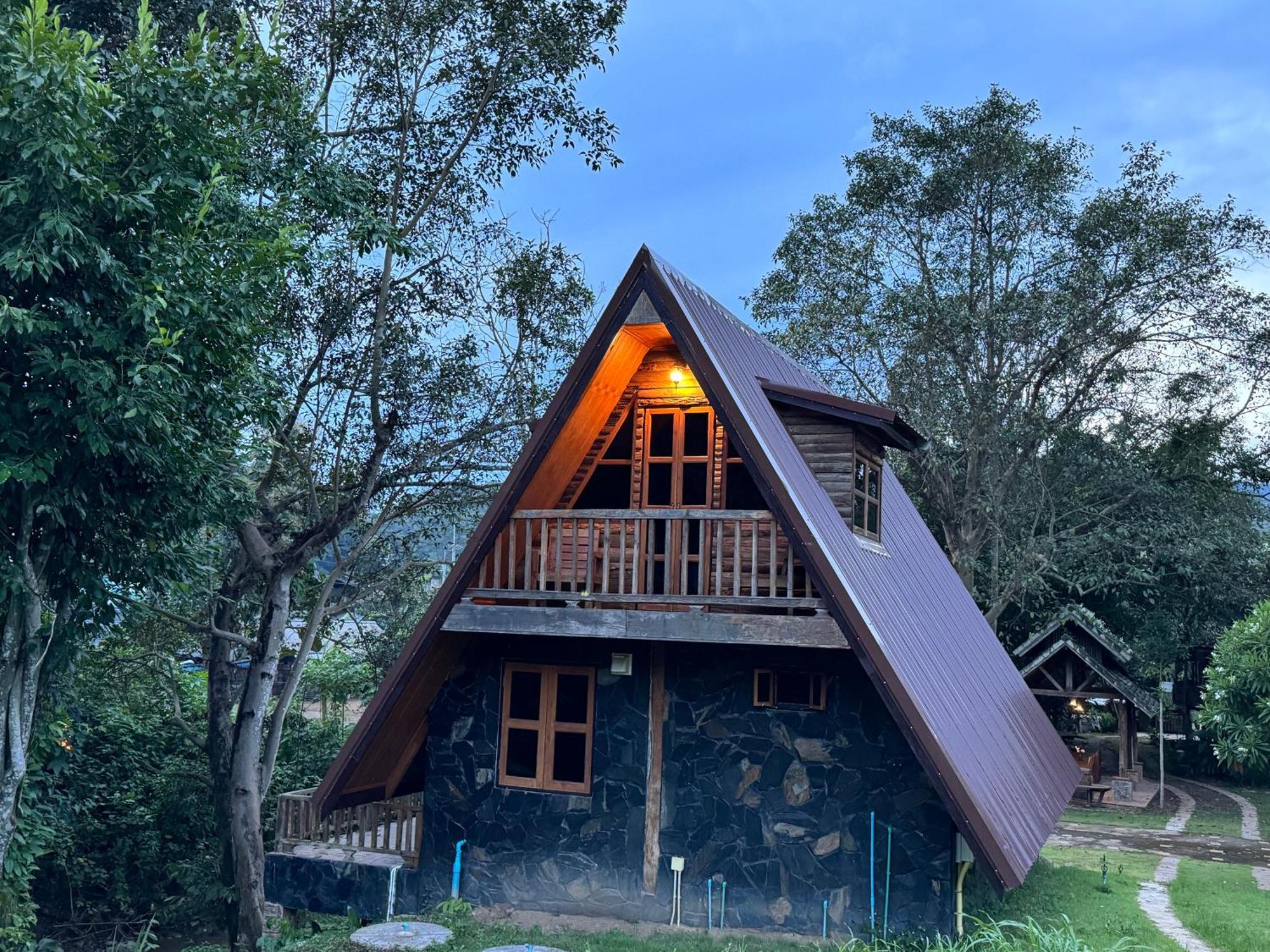 Ban Kaew Mo Ra Glamping & Restaurant Hotel Pang Mapha Exterior foto