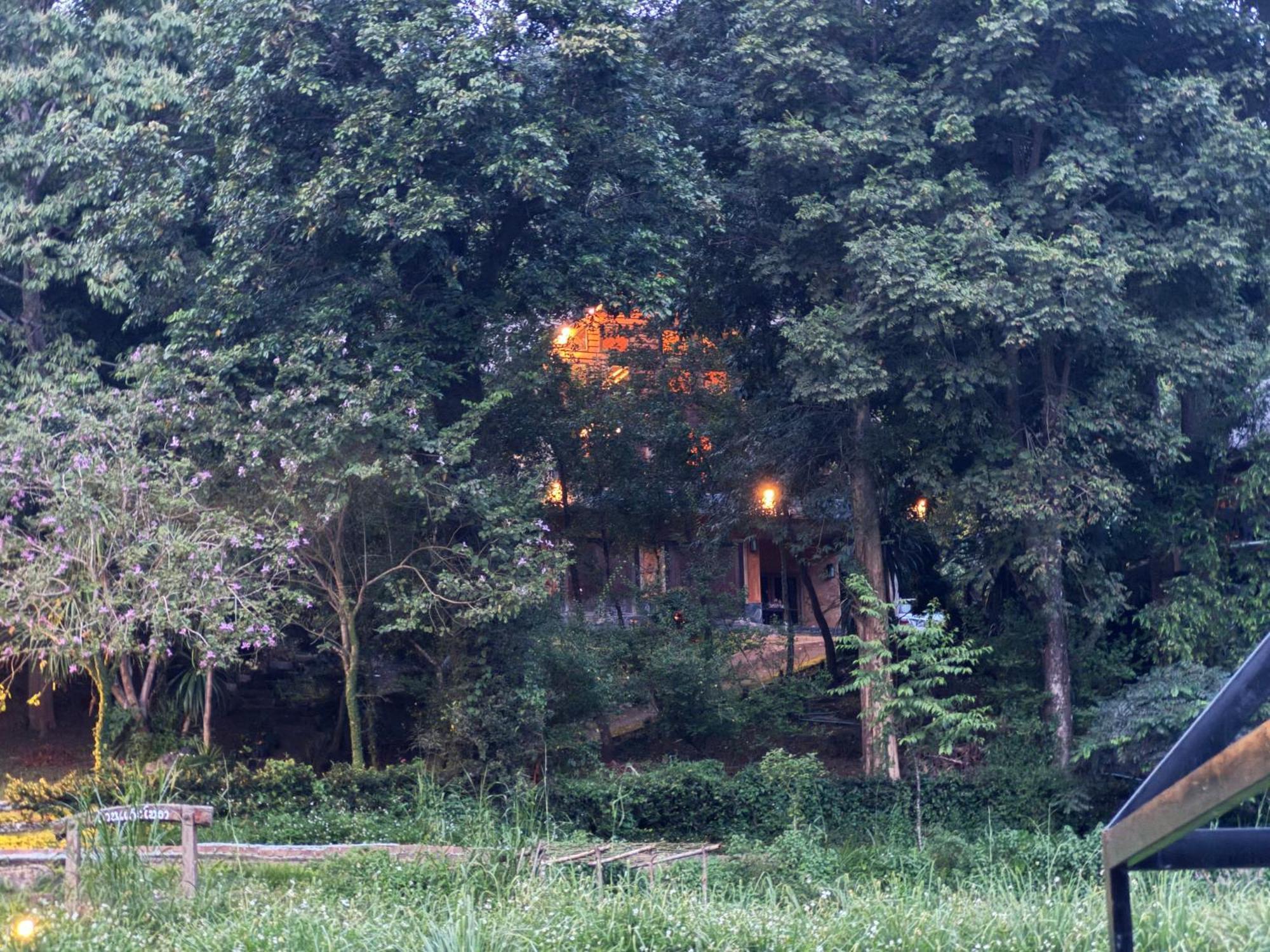 Ban Kaew Mo Ra Glamping & Restaurant Hotel Pang Mapha Exterior foto