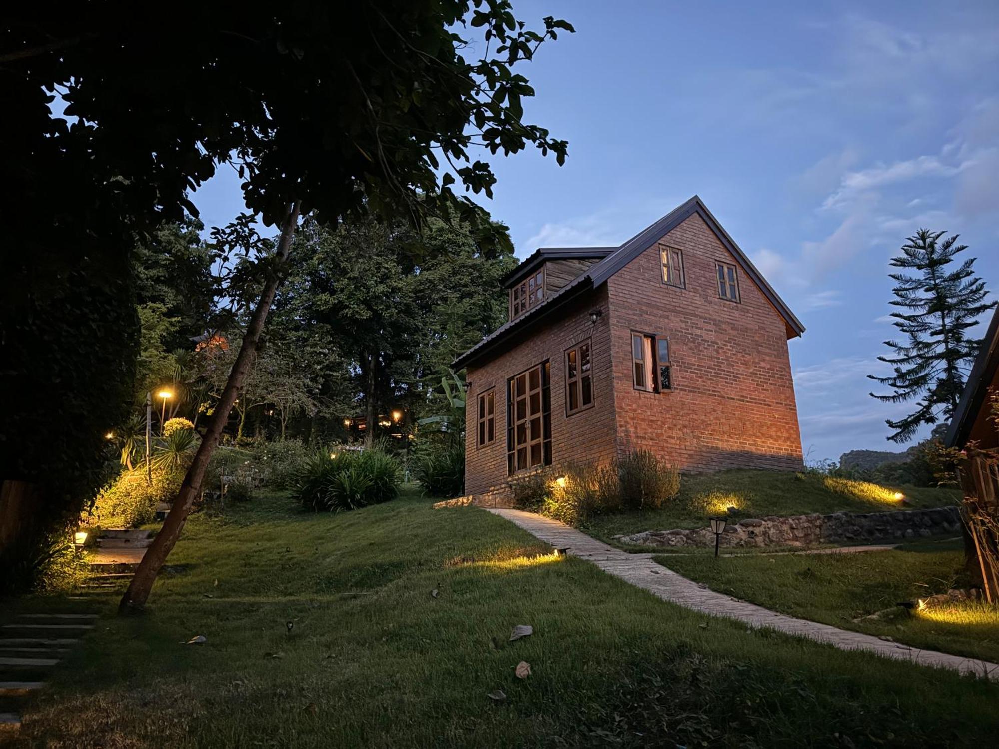 Ban Kaew Mo Ra Glamping & Restaurant Hotel Pang Mapha Exterior foto