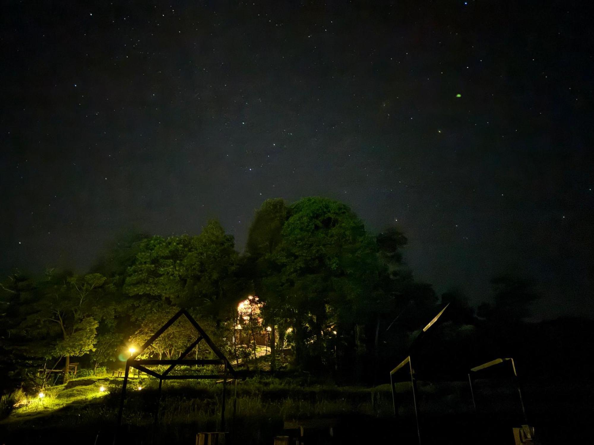 Ban Kaew Mo Ra Glamping & Restaurant Hotel Pang Mapha Exterior foto