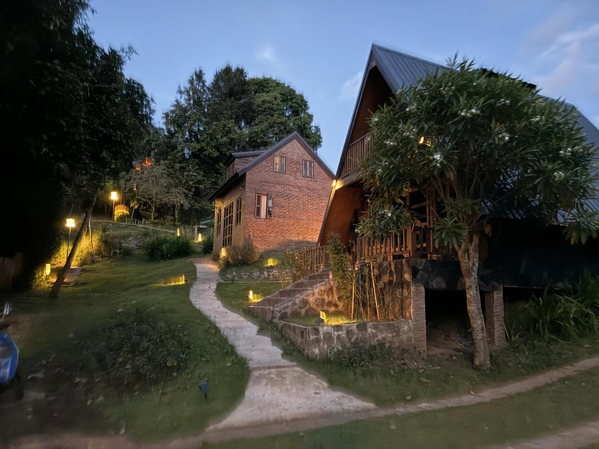 Ban Kaew Mo Ra Glamping & Restaurant Hotel Pang Mapha Exterior foto