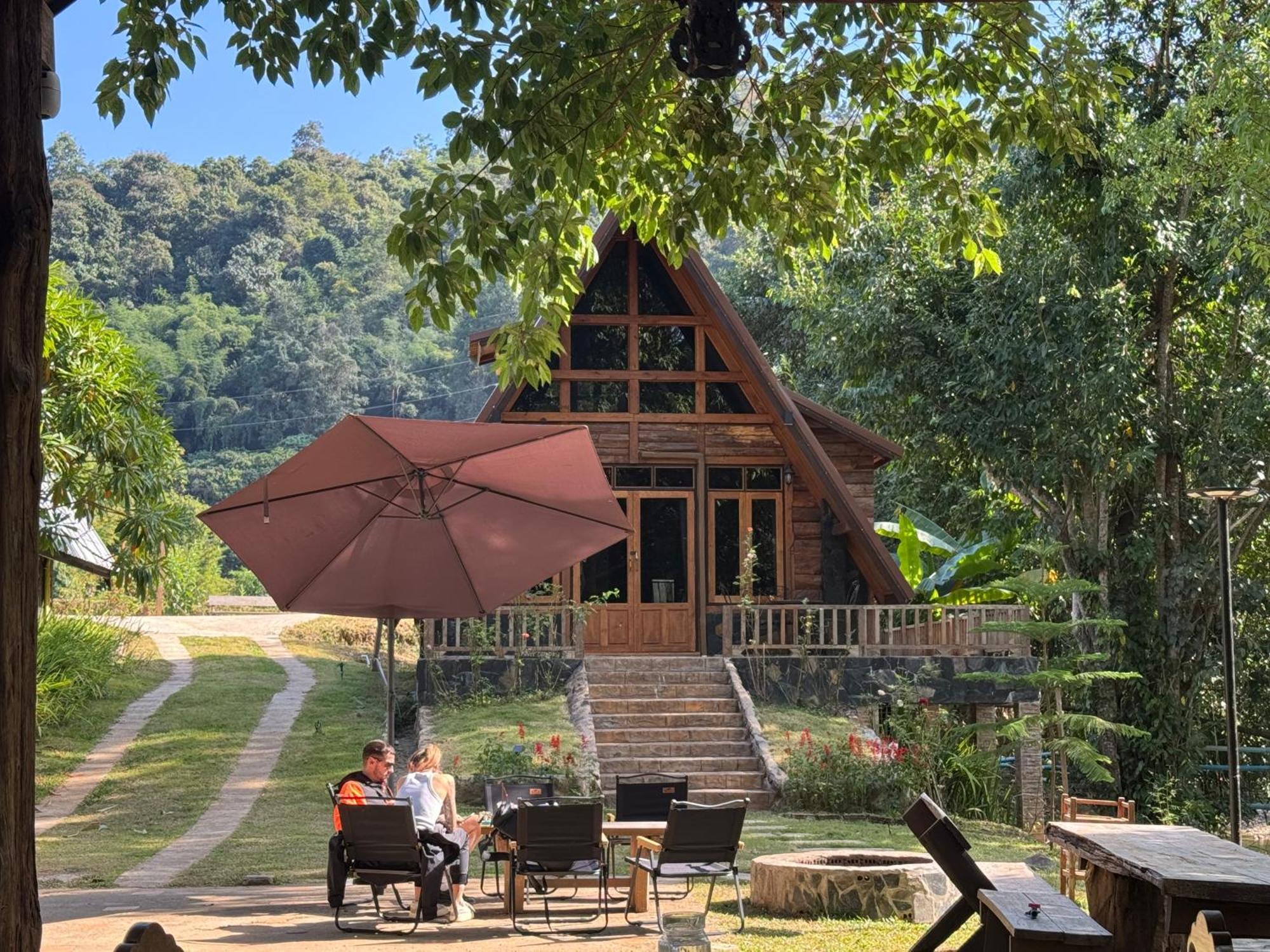 Ban Kaew Mo Ra Glamping & Restaurant Hotel Pang Mapha Exterior foto