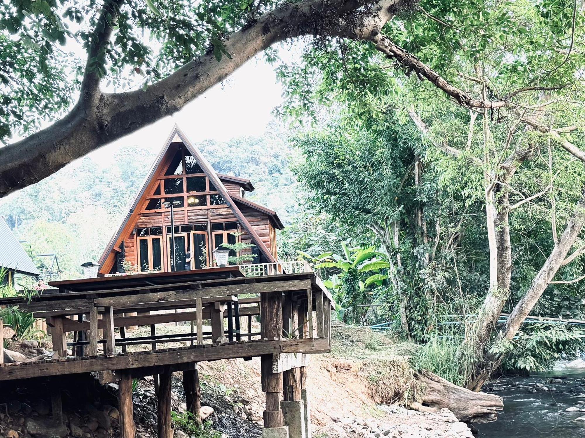 Ban Kaew Mo Ra Glamping & Restaurant Hotel Pang Mapha Exterior foto