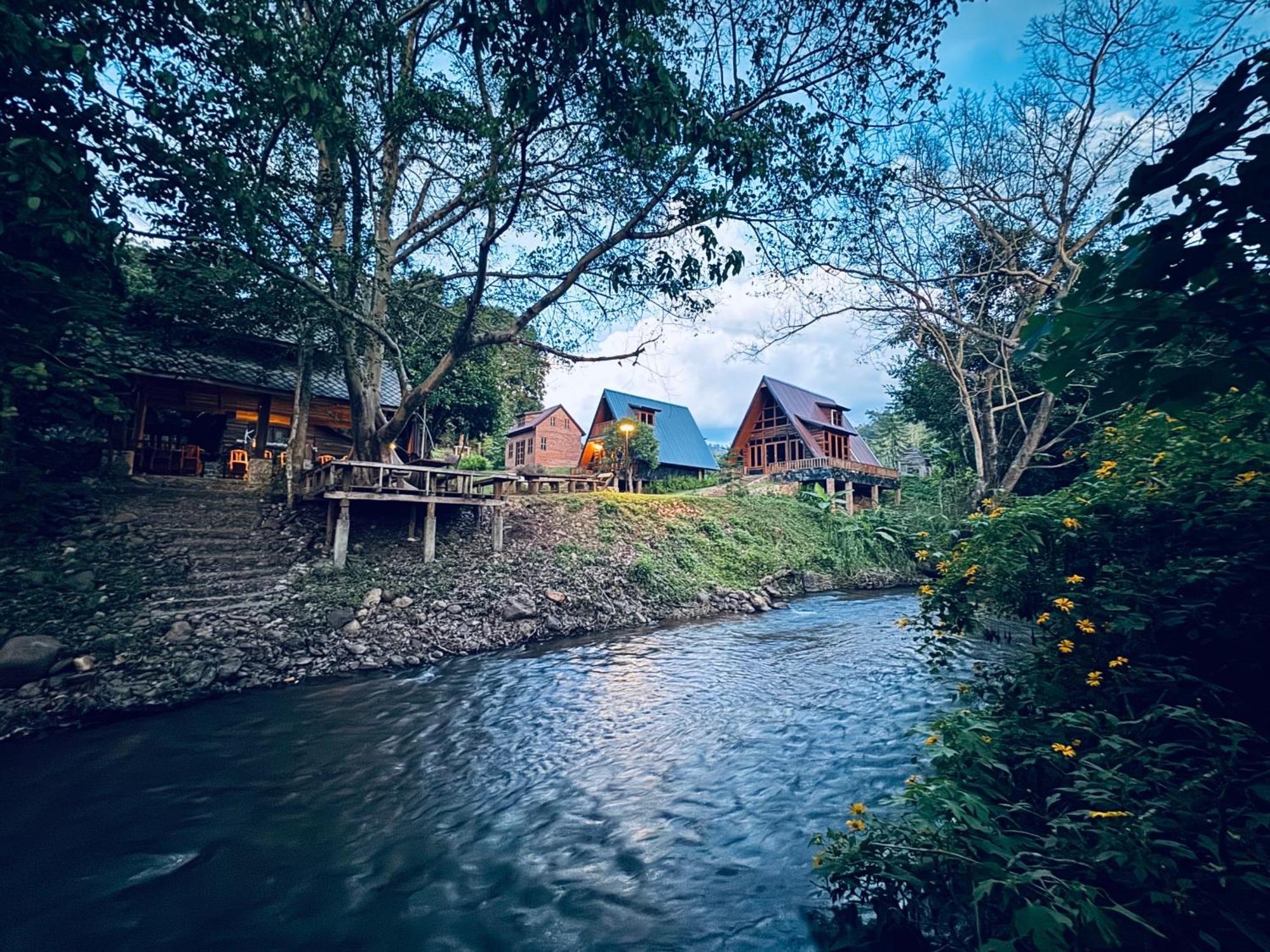 Ban Kaew Mo Ra Glamping & Restaurant Hotel Pang Mapha Exterior foto